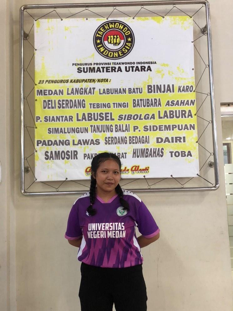 Foto Deny Desrayani Sianipar