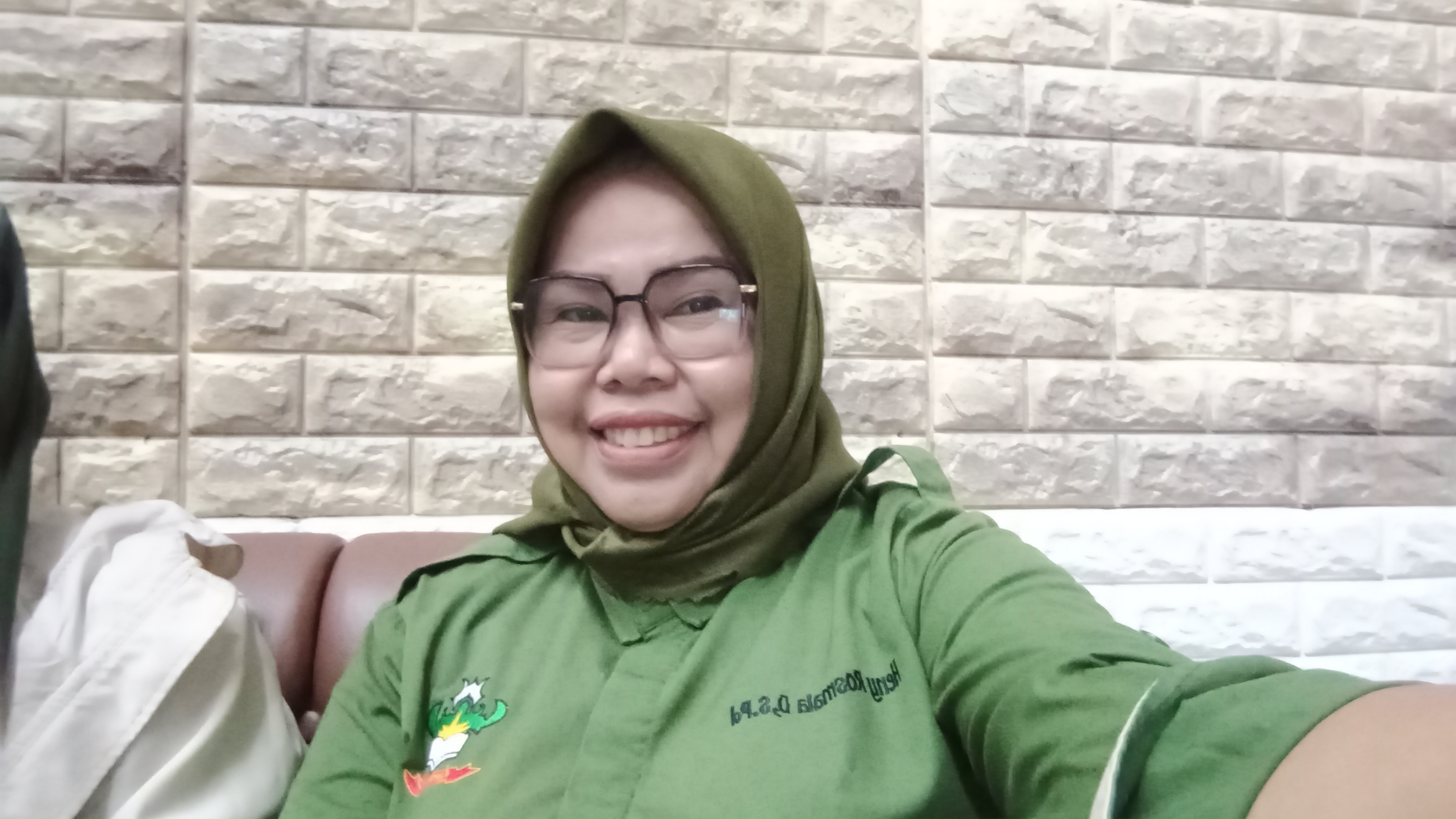 Foto Heny Rosmala Dewi Spd 