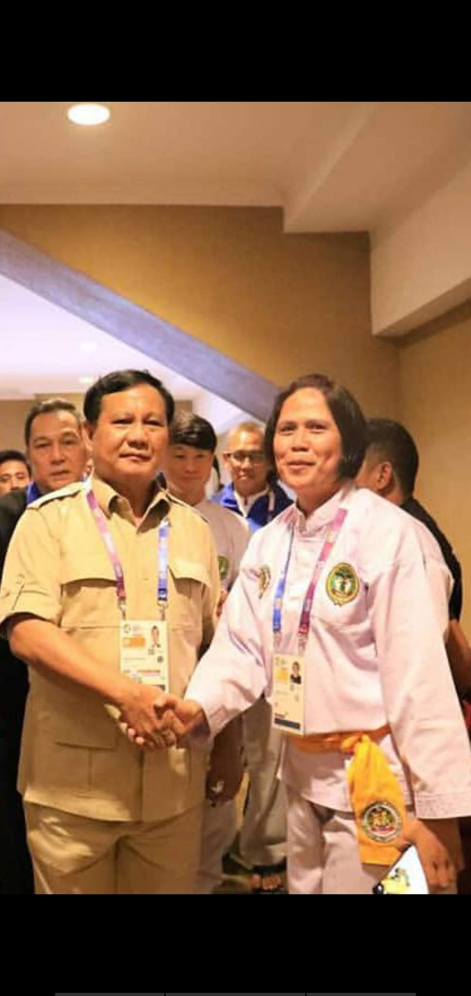 Foto JUNIKE TUMENGKOL