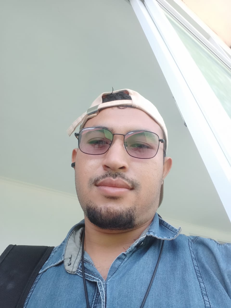 Foto Adiyata Mesak Ambani. S.KM