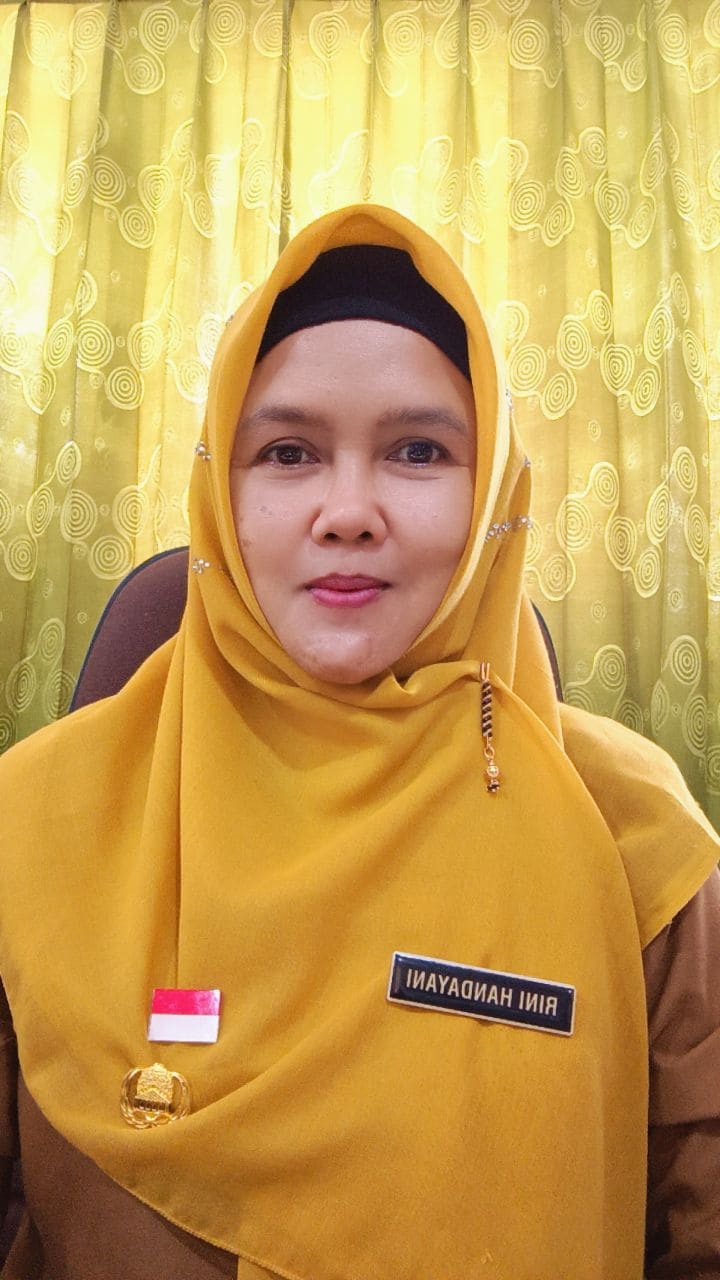Foto Rini Handayani, SKM